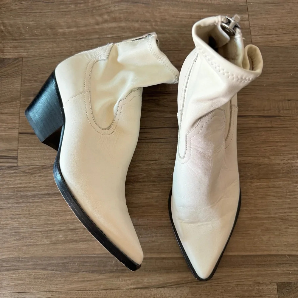 Dolce Vita Shanta Western Boots in Off White size 6